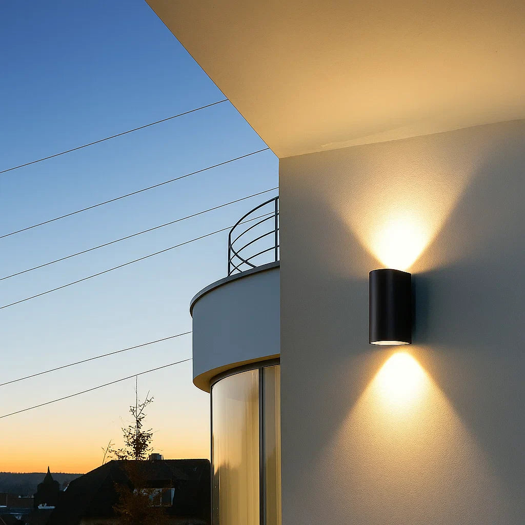 Modern Outdoor Wall Light - Tom
