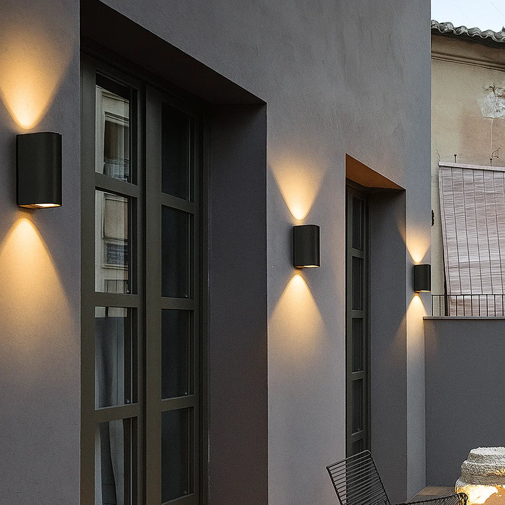 Modern Outdoor Wall Light - Tom